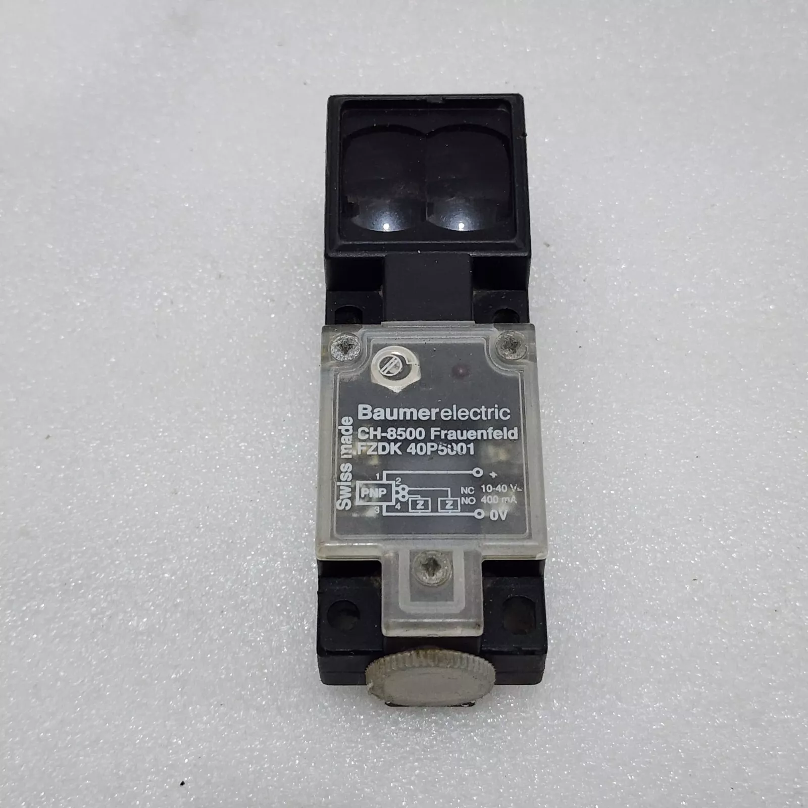 BAUMER ELECTRIC FZDK 40P5001 PHOTOELECTRIC SENSOR ( USADO )