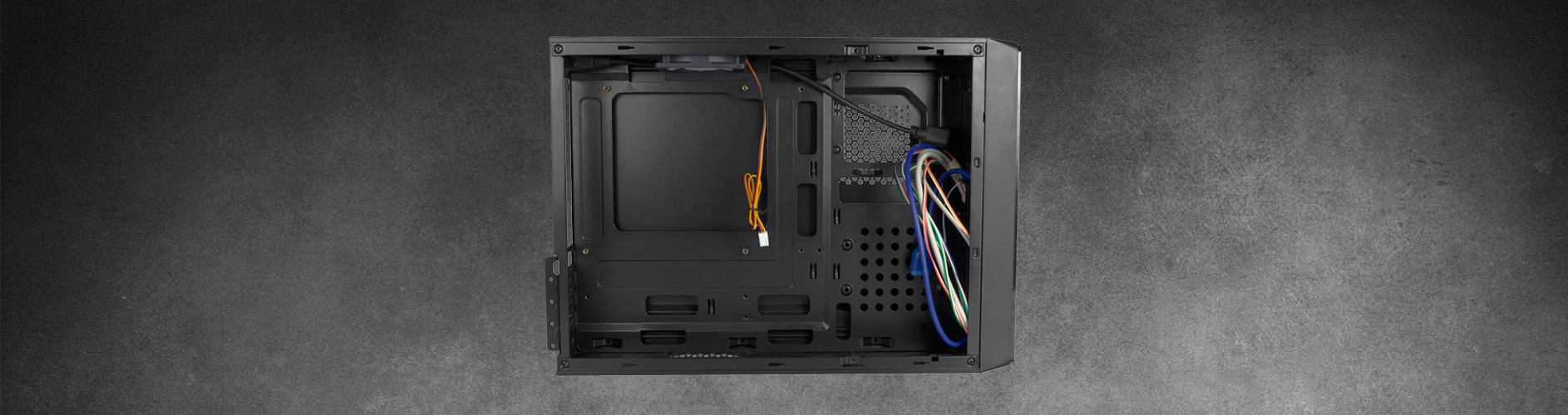 THE CS CA-1G3-00M1WN-00 VERSA N26 Mid Tower Mini ITX Micro ATX ATX bahias 1 x 5.25â€™â€™, 1 x 3.5 Accessible 3 x 3.5â€™â€™ or 2.5â€™â€™ (With HDD Tay) Hidden 1 x 2.5â€™â€™ (Without HDD Tay) slot exp 7